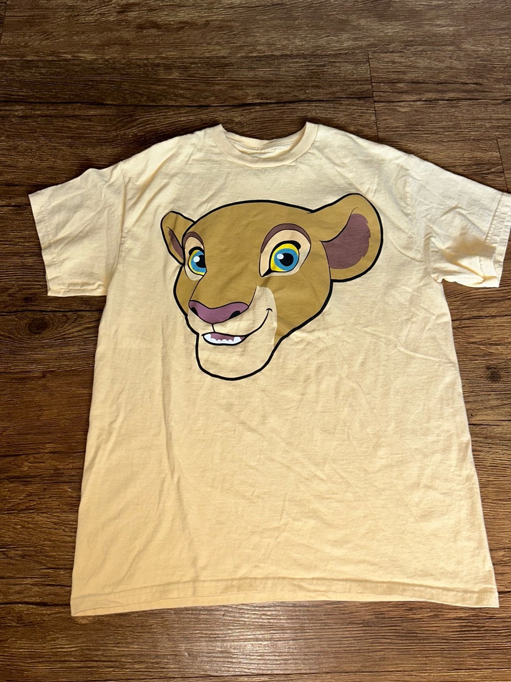 Disney The Lion King Nala Graphic Tee Size Medium
